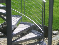 02_aussentreppe_spindel