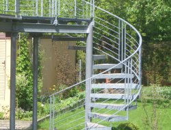 03_aussentreppe_spindel