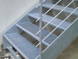 02_aussentreppe_gerade