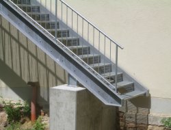 05_aussentreppe_gerade