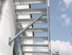 30_aussentreppe_gerade