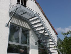 31_aussentreppe_gerade