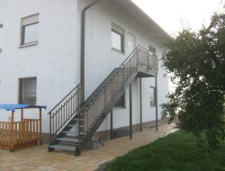 65_aussentreppe_gerade