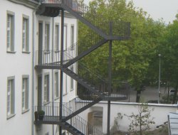 02_aussentreppe_gewendelt