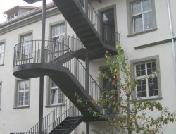 07_aussentreppe_gewendelt