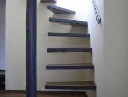 01_innentreppe_gewendelt