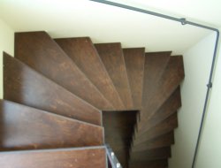 03_innentreppe_gewendelt