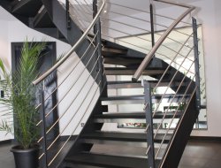 08_innentreppe_gewendelt