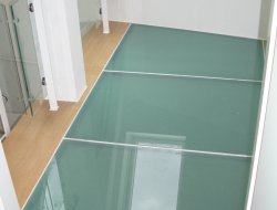 2_02_begehbare_glasscheibe